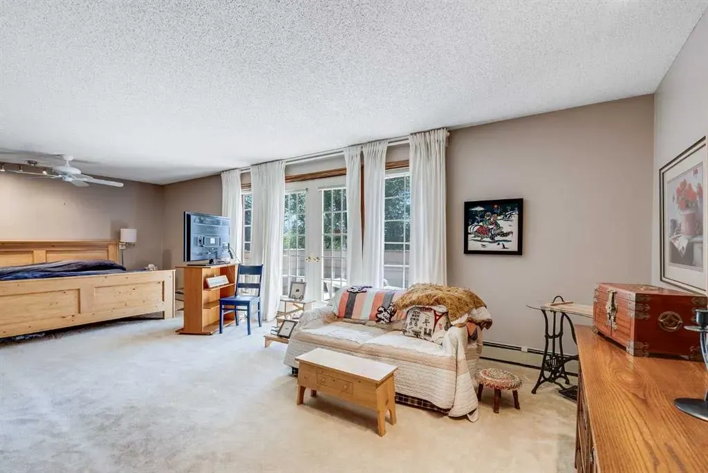 279 Canterville Drive SW