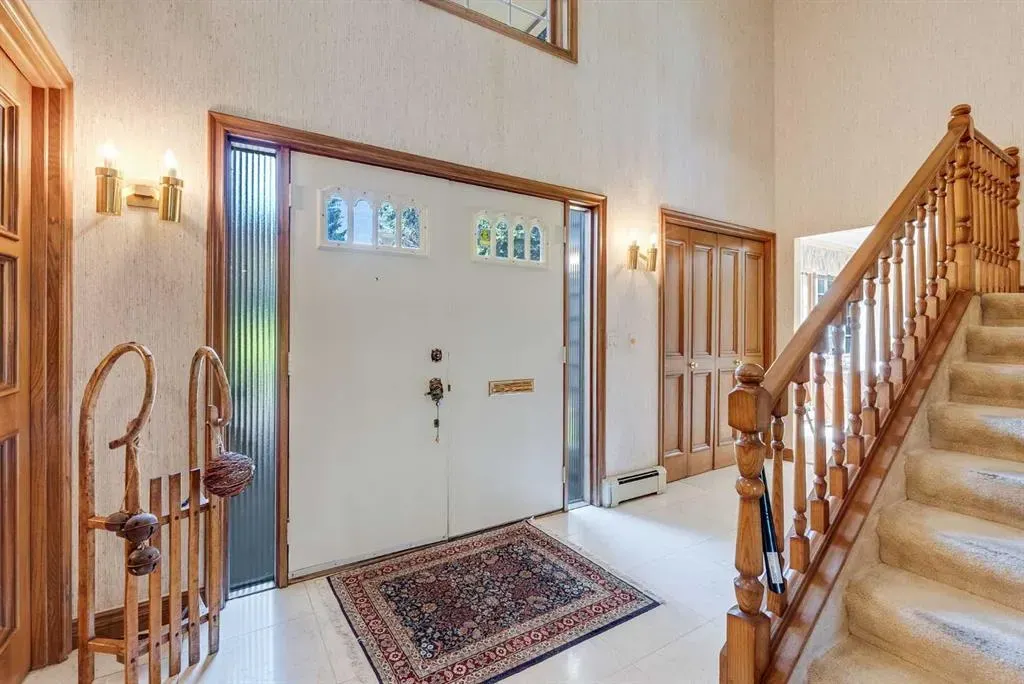 279 Canterville Drive SW