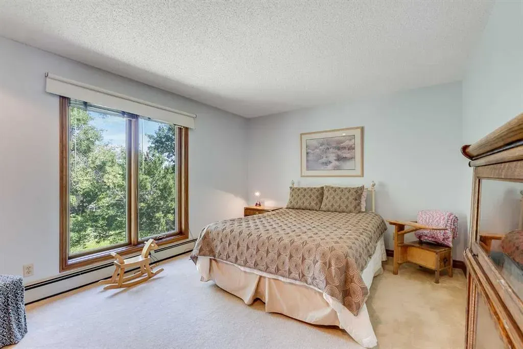 279 Canterville Drive SW