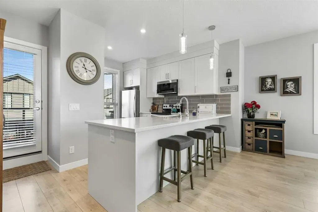 502 Drake Landing Wynd