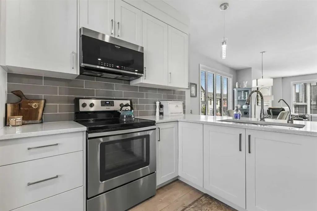 502 Drake Landing Wynd