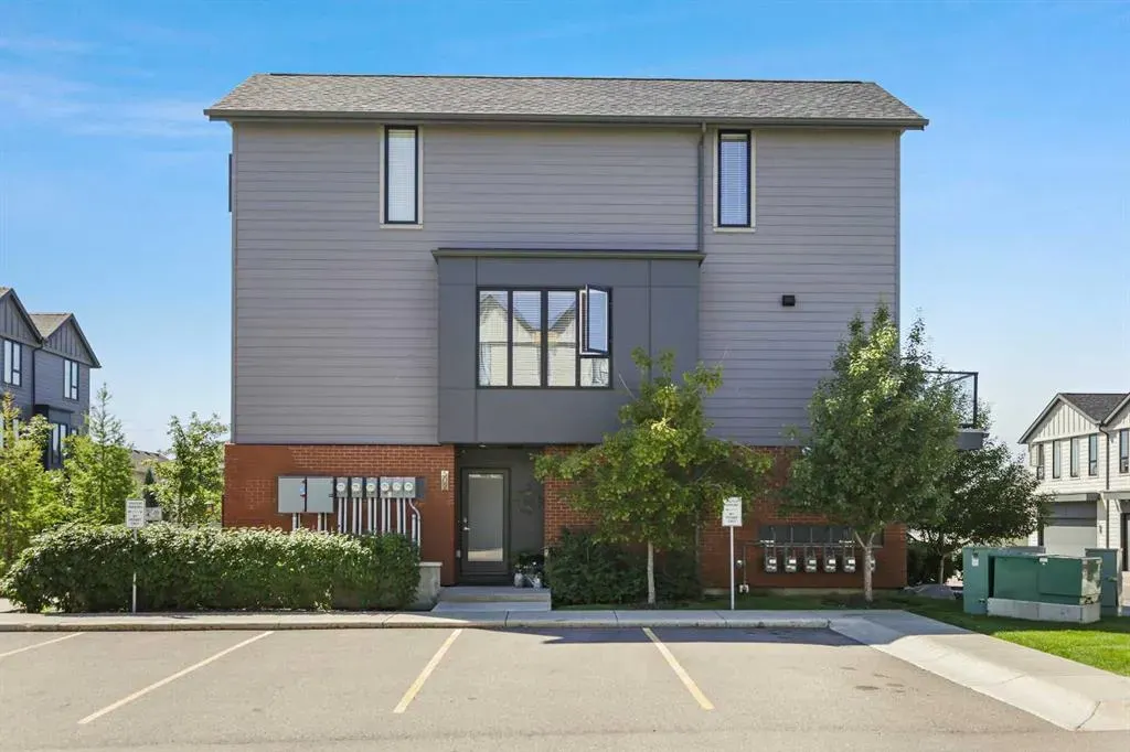 502 Drake Landing Wynd