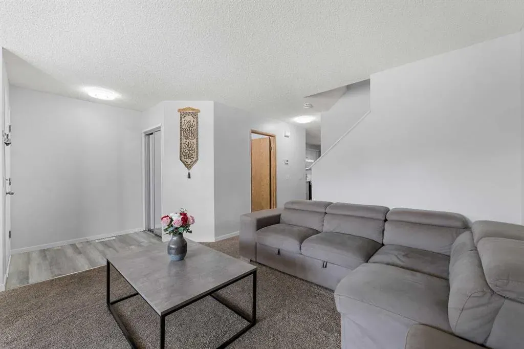 127 Martin Crossing Court NE