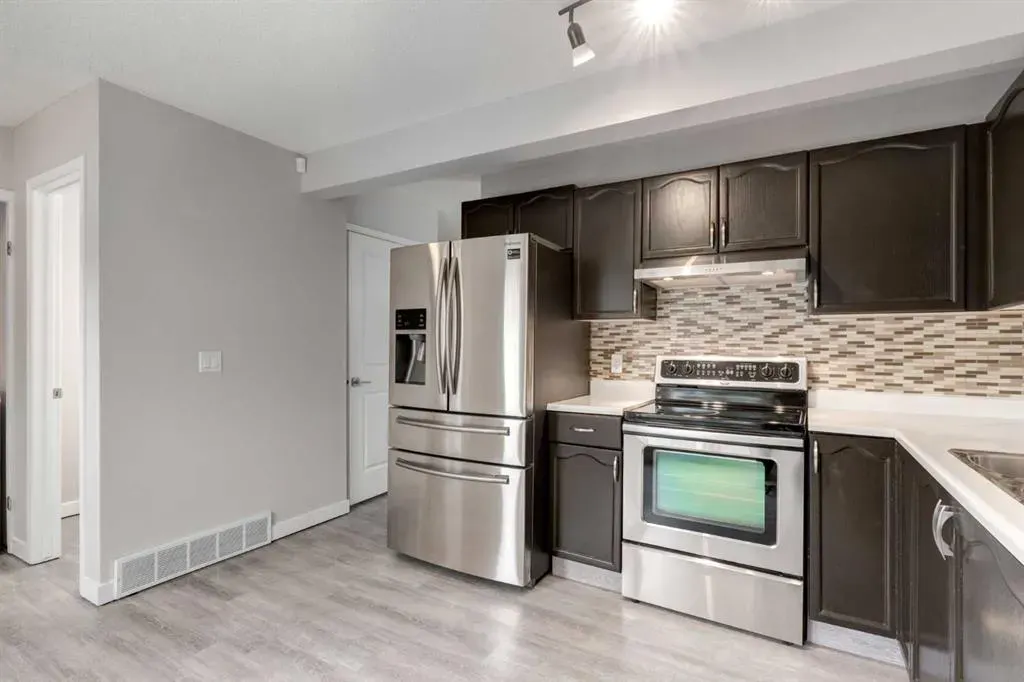 245 Cedarwood Park SW