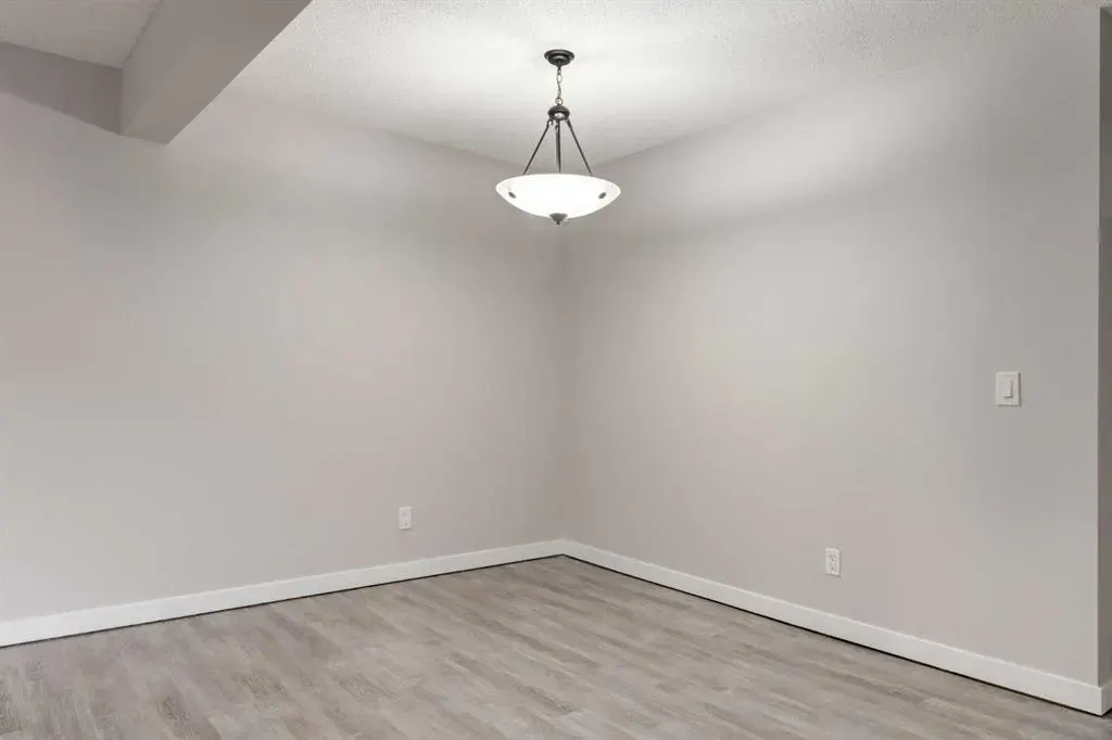 245 Cedarwood Park SW