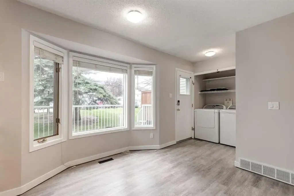 245 Cedarwood Park SW