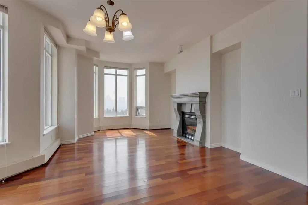 1718 14 Avenue NW, #809