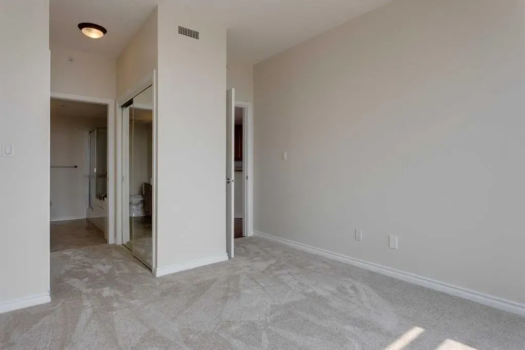 1718 14 Avenue NW, #809