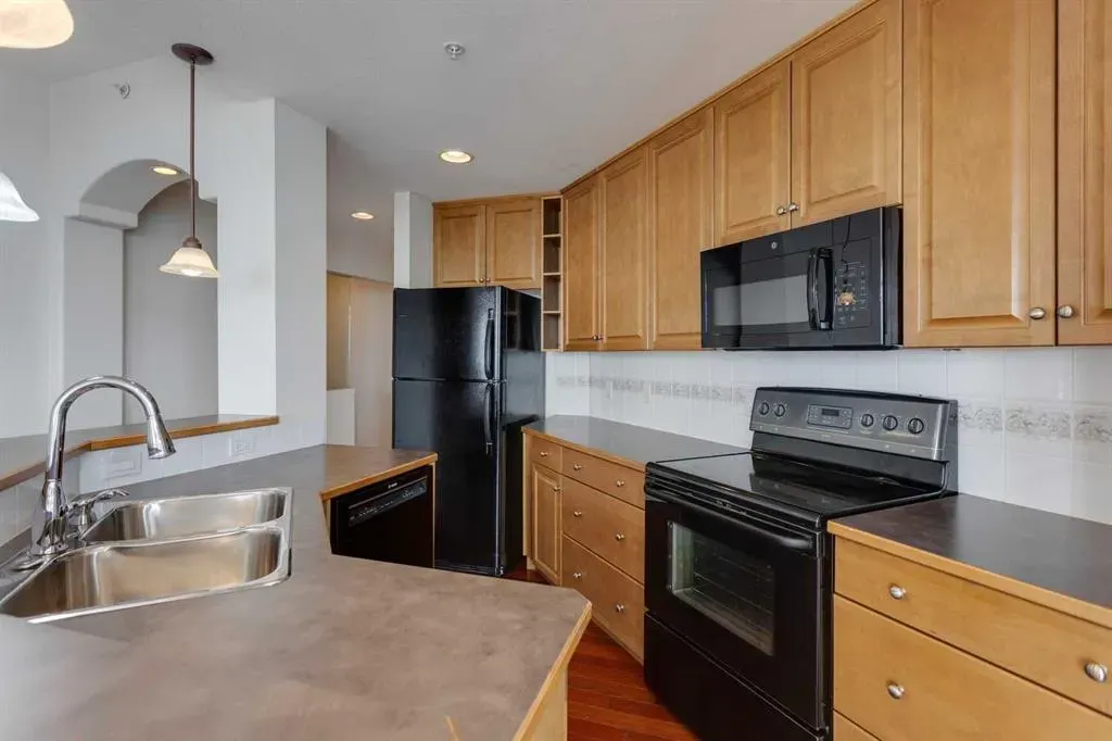 1718 14 Avenue NW, #809