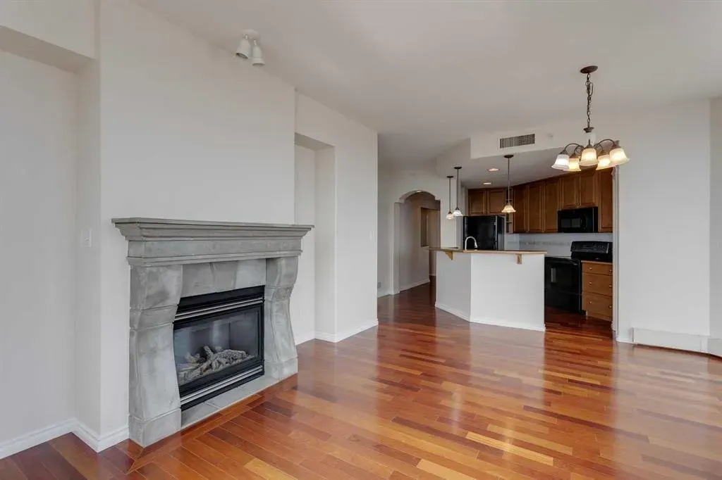 1718 14 Avenue NW, #809