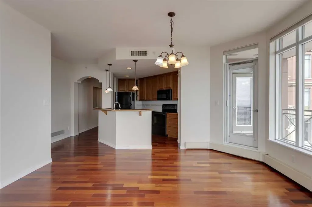 1718 14 Avenue NW, #809