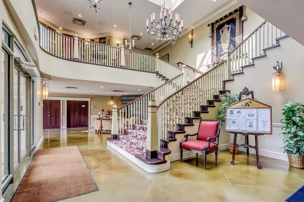 1718 14 Avenue NW, #809