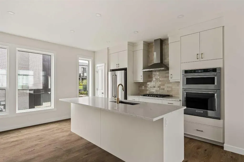 405 Sovereign Common SW