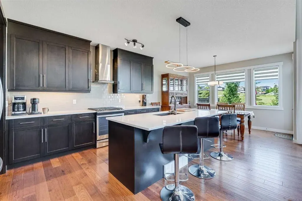 280 Nolancrest Heights NW