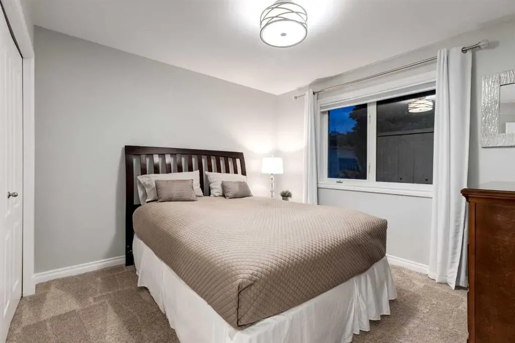 140 EVERGREEN Way SW