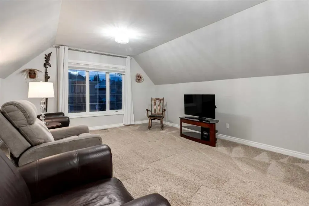 140 EVERGREEN Way SW
