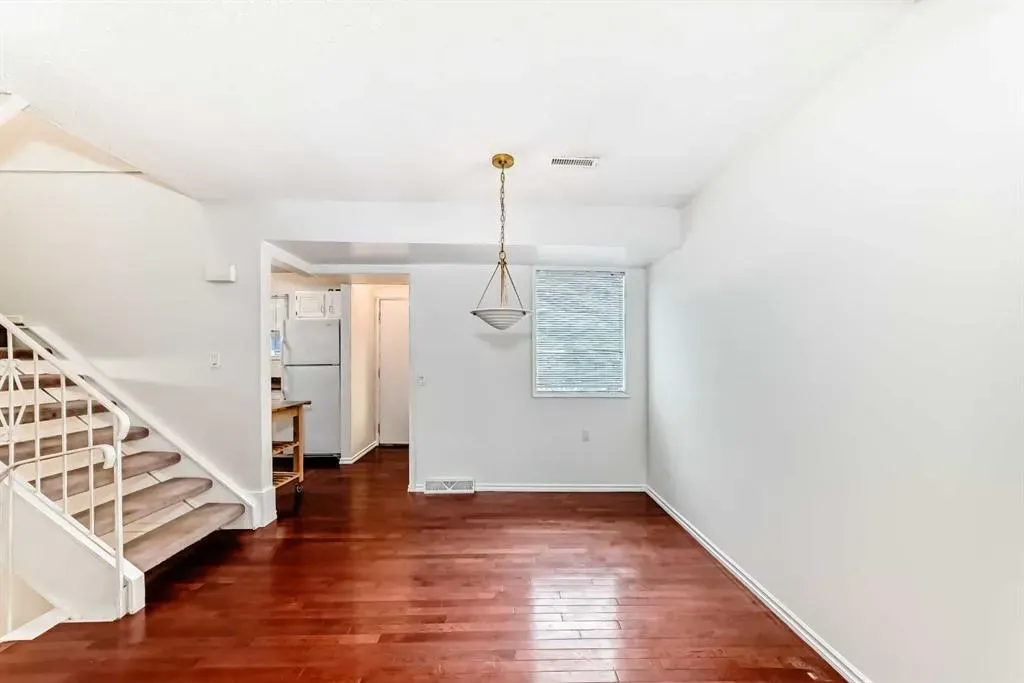 2520 Palliser Drive SW, #306