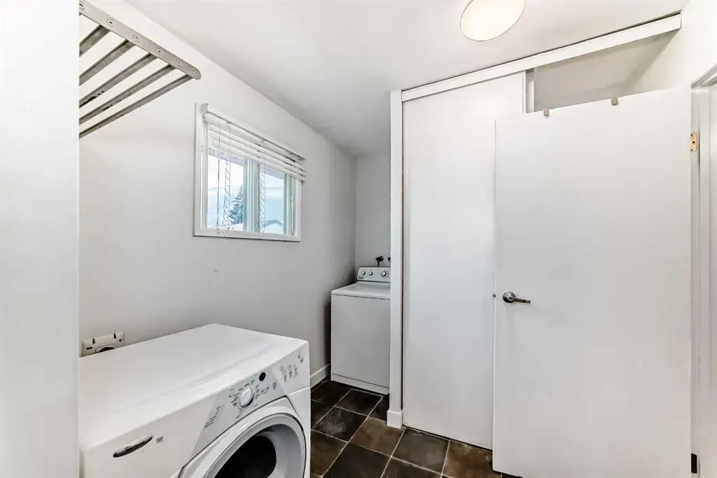 2520 Palliser Drive SW, #306