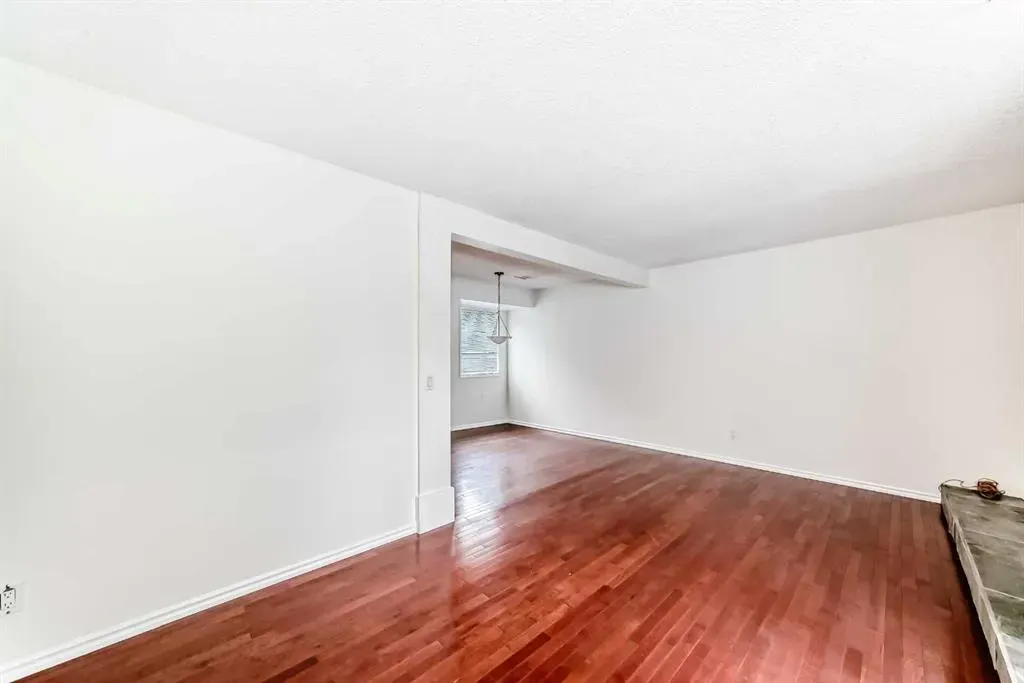 2520 Palliser Drive SW, #306