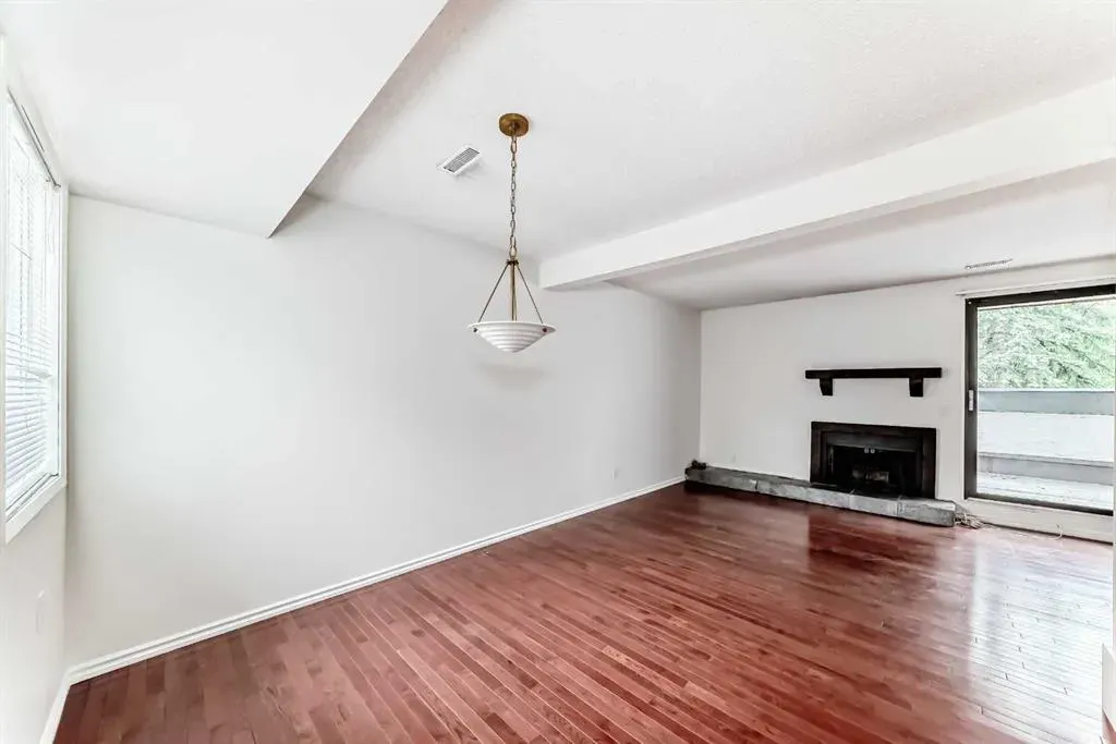 2520 Palliser Drive SW, #306
