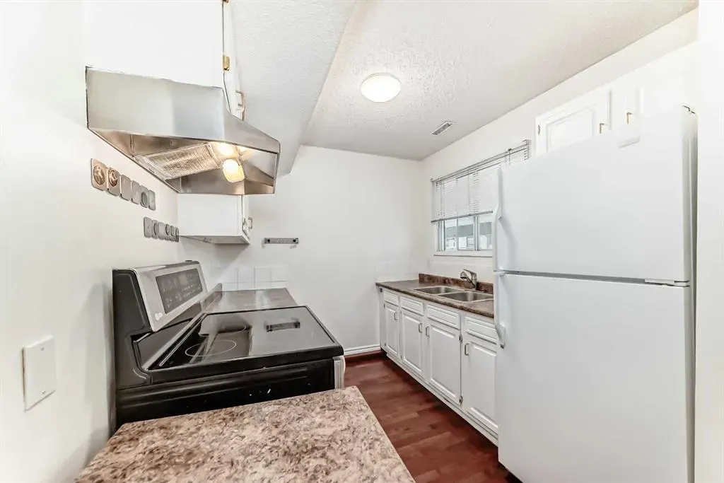 2520 Palliser Drive SW, #306