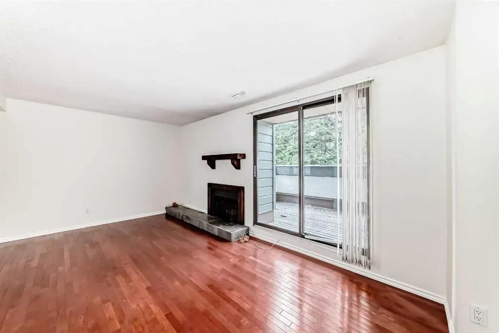 2520 Palliser Drive SW, #306