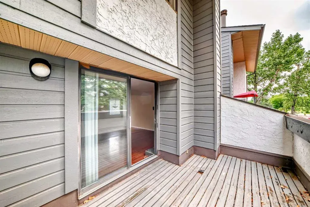 2520 Palliser Drive SW, #306