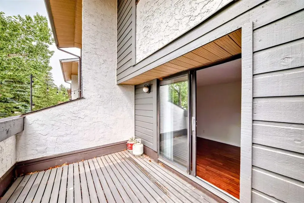 2520 Palliser Drive SW, #306