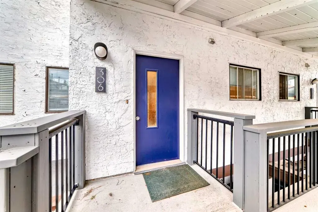 2520 Palliser Drive SW, #306