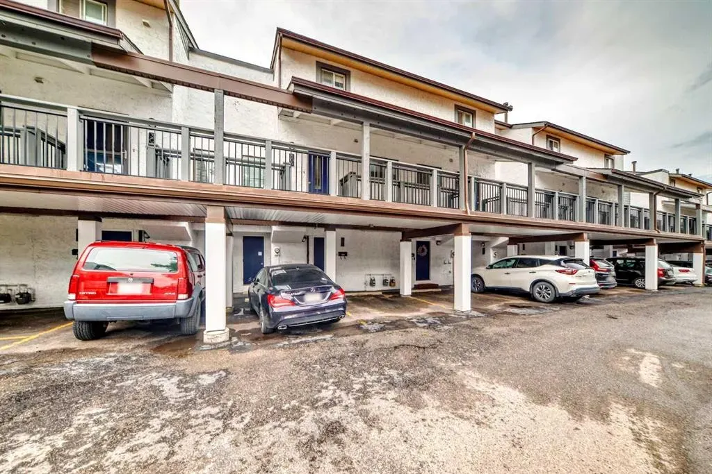 2520 Palliser Drive SW, #306