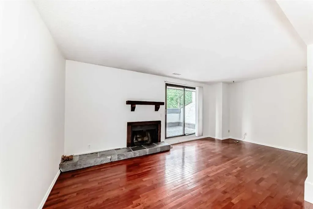 2520 Palliser Drive SW, #306