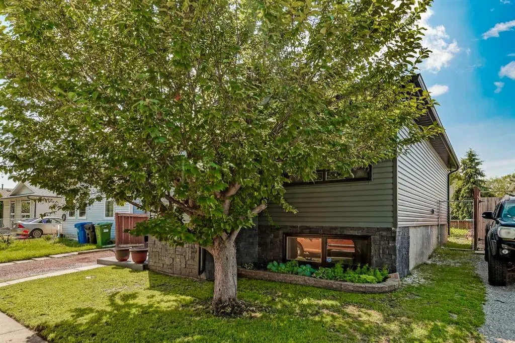 563 Deerpath Court SE