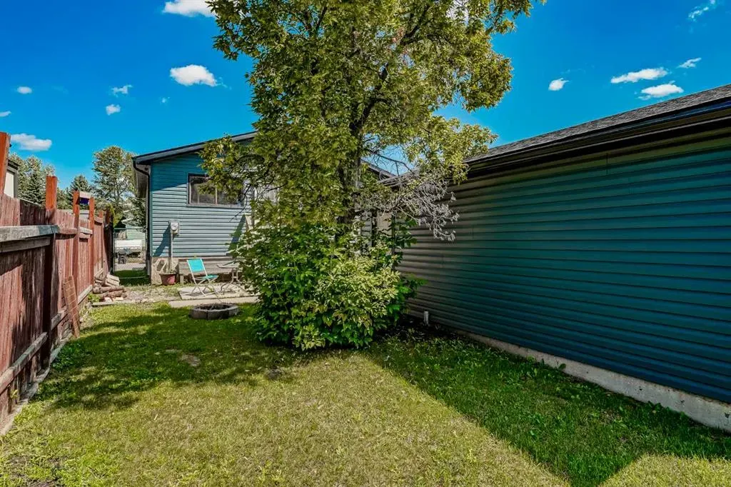 563 Deerpath Court SE