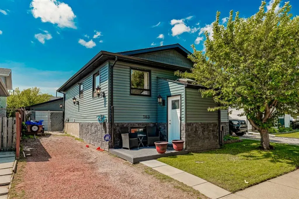 563 Deerpath Court SE