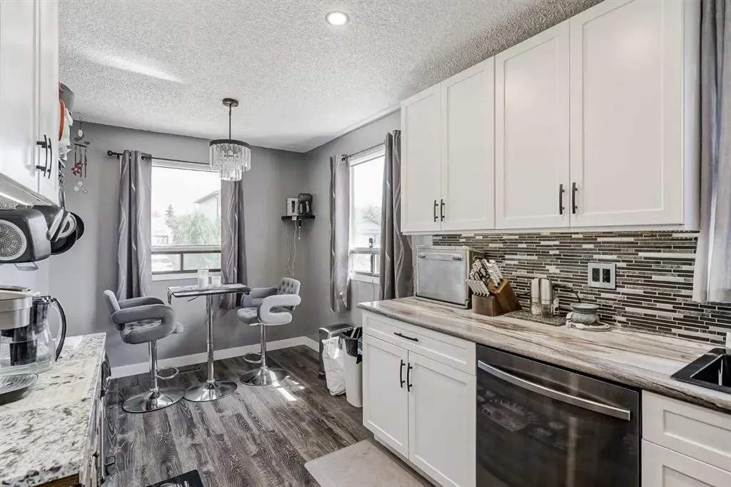 563 Deerpath Court SE