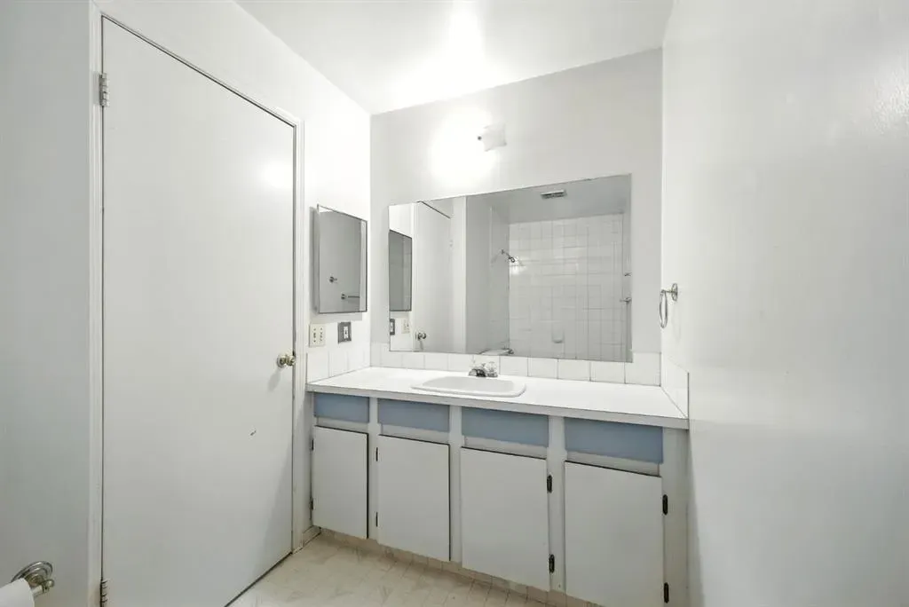 5404 10 Avenue SE, #105
