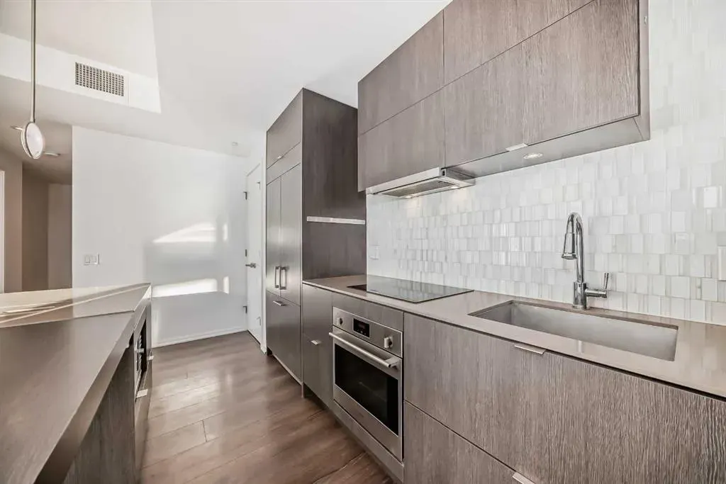 615 6 Avenue SE, #1002