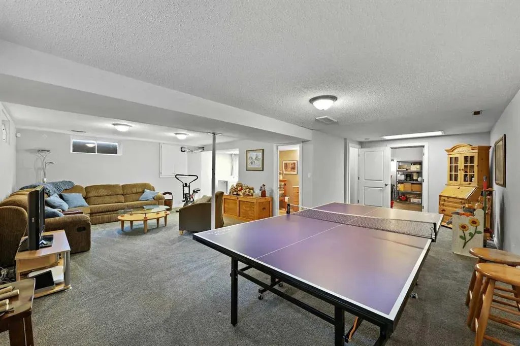 40 Woodbrook Court SW