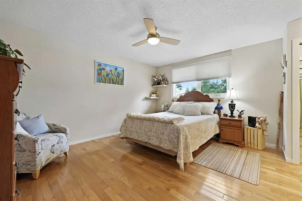 40 Woodbrook Court SW