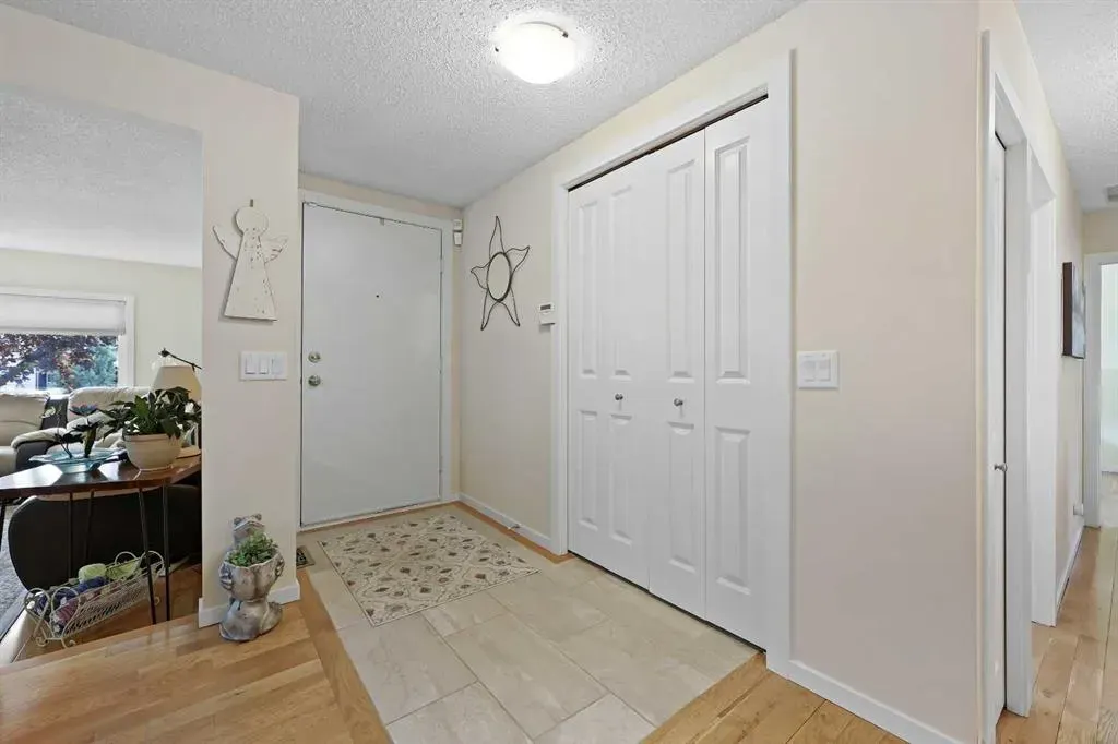 40 Woodbrook Court SW
