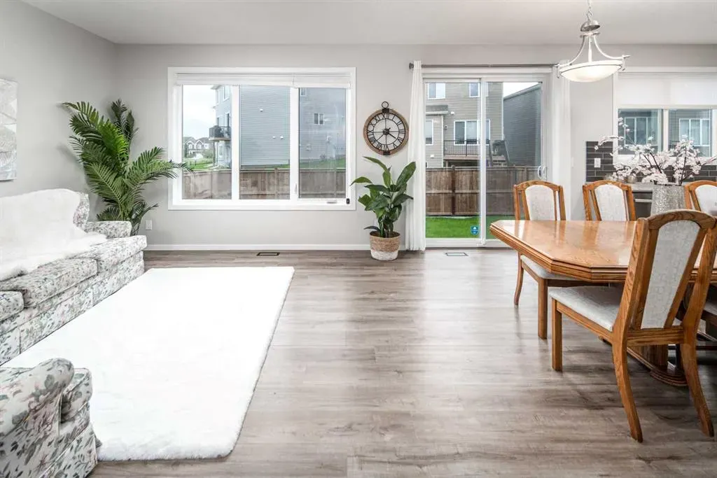 76 Yorkville Landing SW