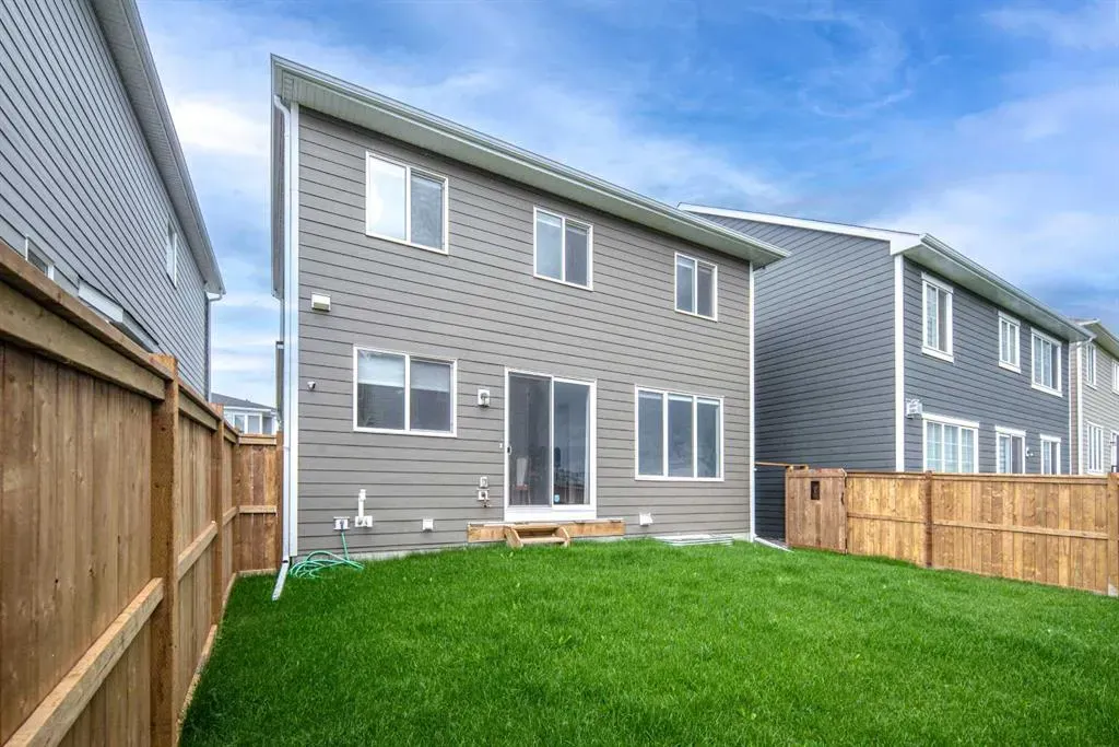 76 Yorkville Landing SW