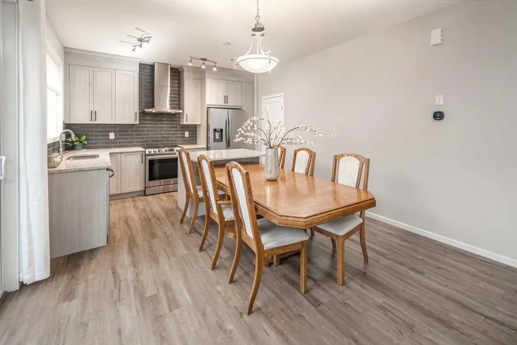 76 Yorkville Landing SW