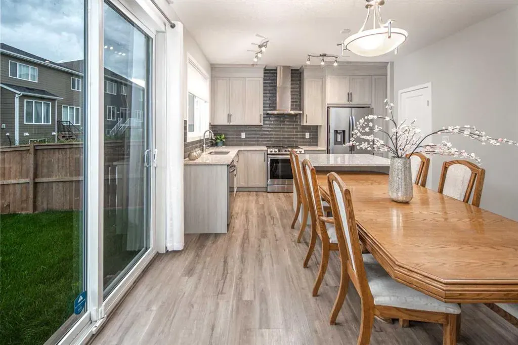 76 Yorkville Landing SW