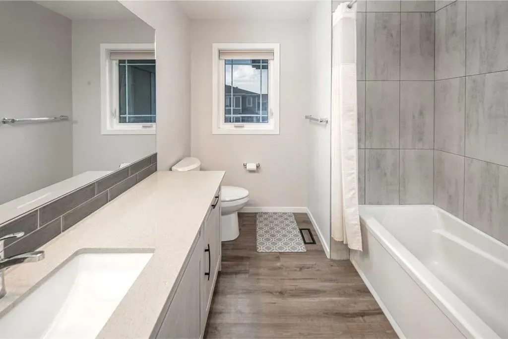 76 Yorkville Landing SW