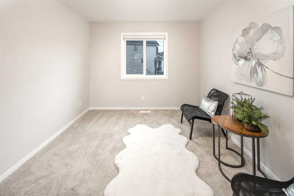 76 Yorkville Landing SW