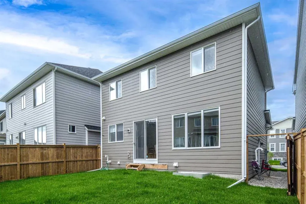 76 Yorkville Landing SW
