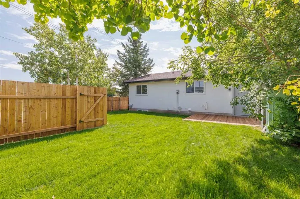 64 Malvern Crescent NE