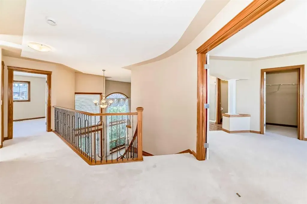40 Royal Highland Court NW