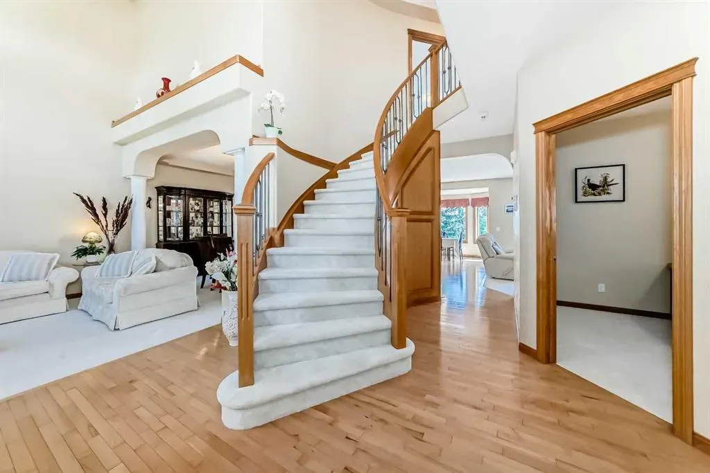 40 Royal Highland Court NW
